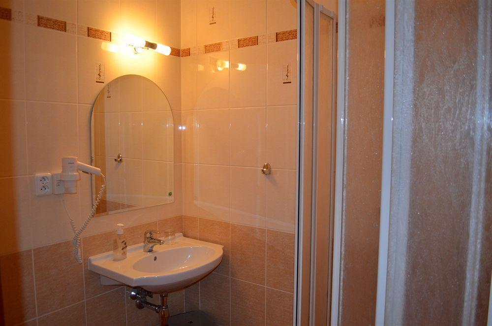 Hotel Inturprag Kültér fotó