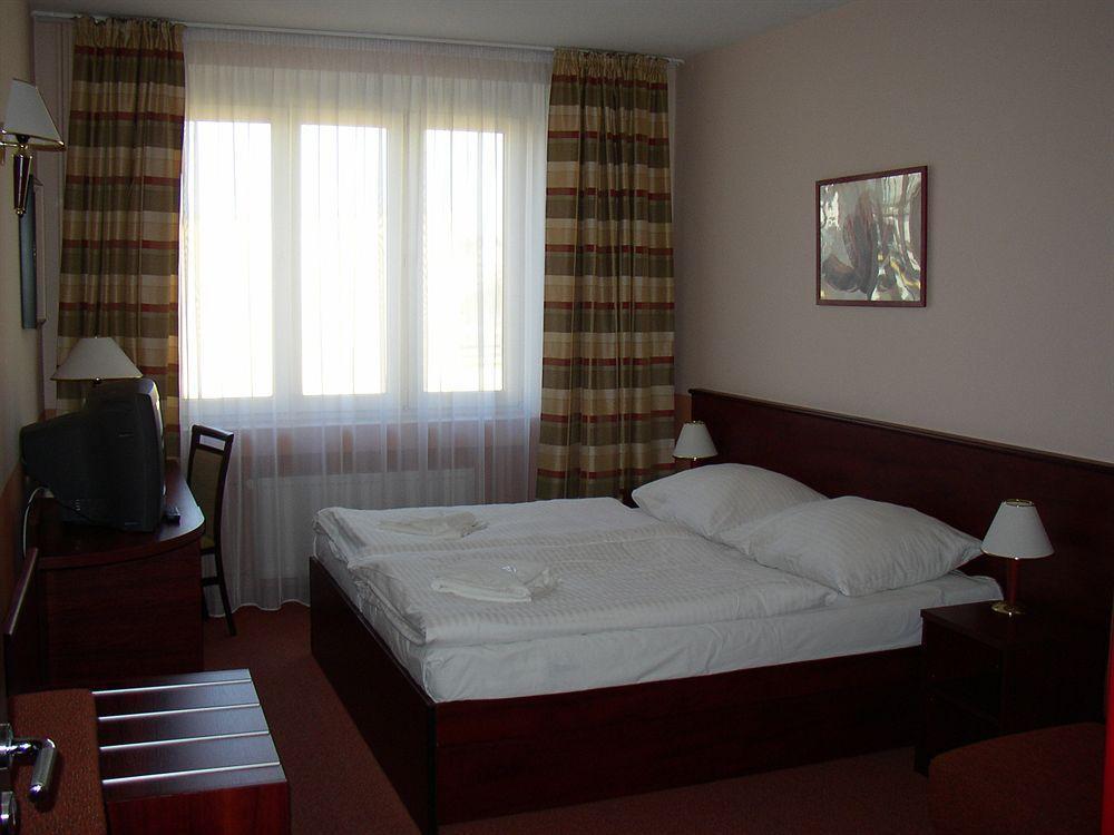 Hotel Inturprag Kültér fotó