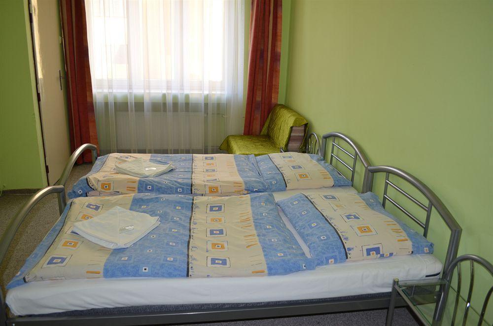Hotel Inturprag Kültér fotó