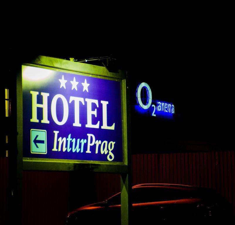 Hotel Inturprag Kültér fotó