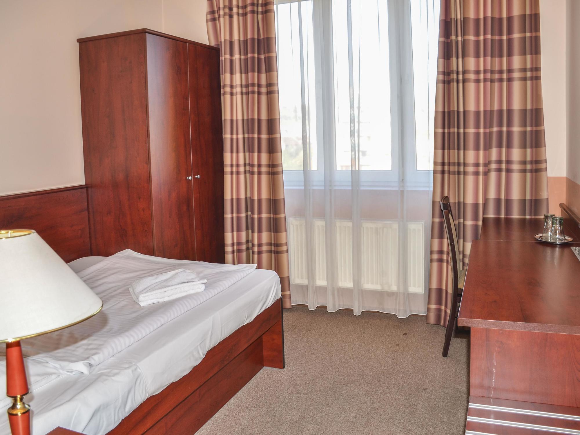 Hotel Inturprag Kültér fotó